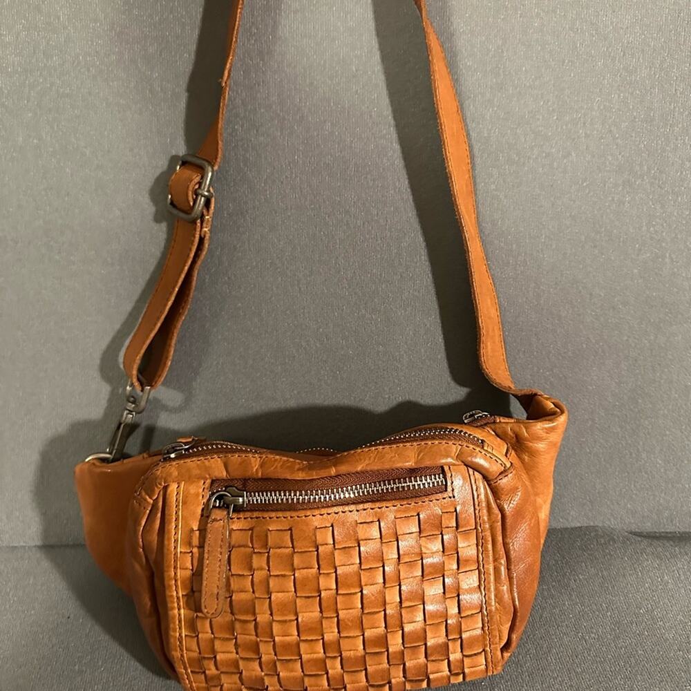 Vilenca Holland Tan Woven Leather Crossbody waist Bag with Adjustable Strap